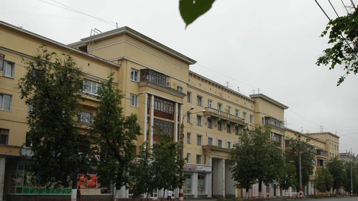   "От города-утопии к культурному расцвету"